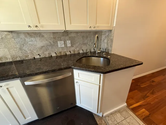 $2,800 | 1082 Greenhills Drive, Ann Arbor, MI 48105