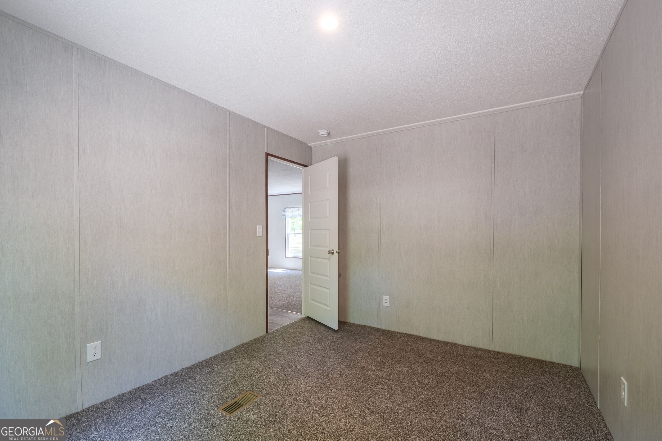 2853 Lake Lannell Road Odum, GA 31555 - Photo 22 of 29 a view of an empty room
