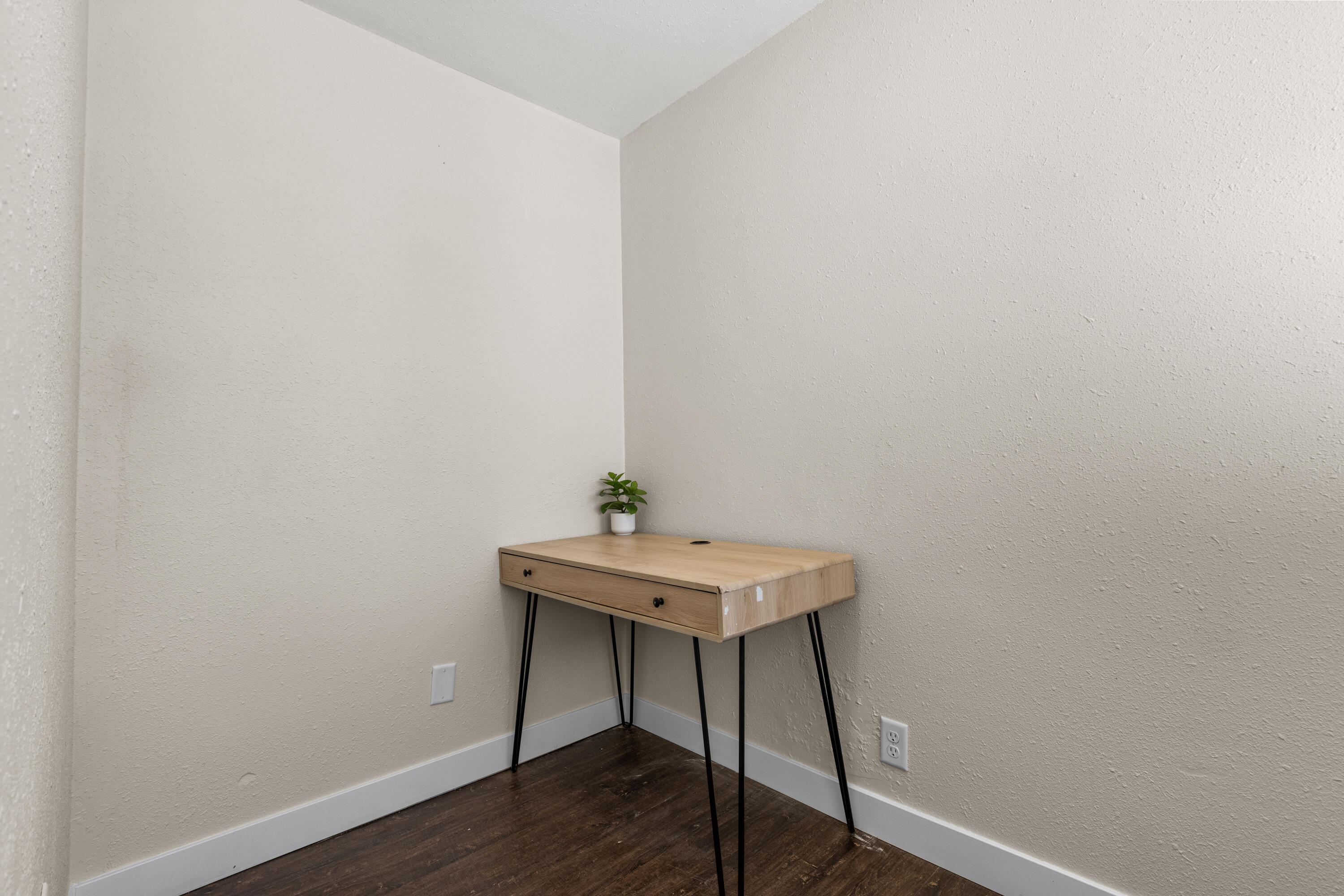 1502 Grant Street Beloit, WI 53511 - Photo 11 of 25 den/office