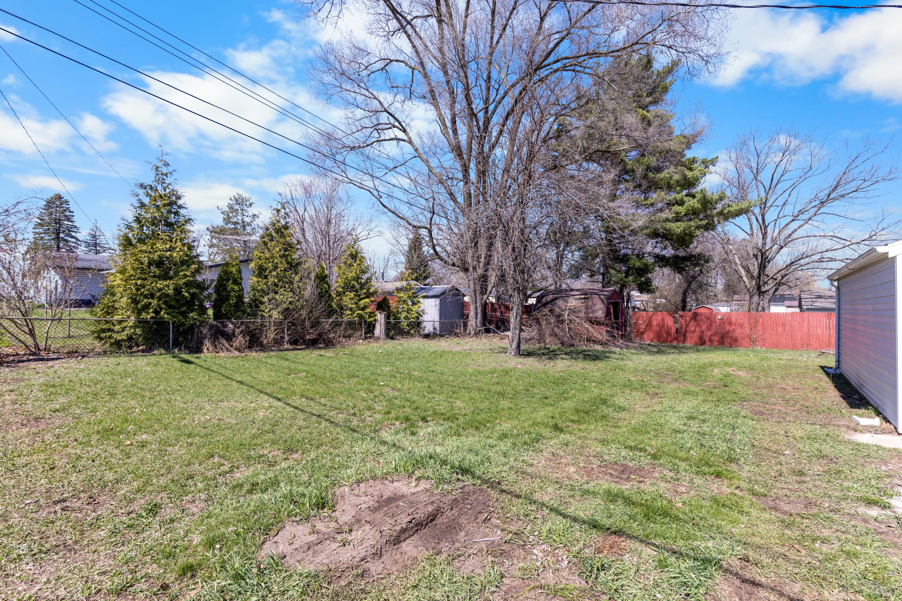 1502 Grant Street Beloit, WI 53511 - Photo 22 of 25 side yard