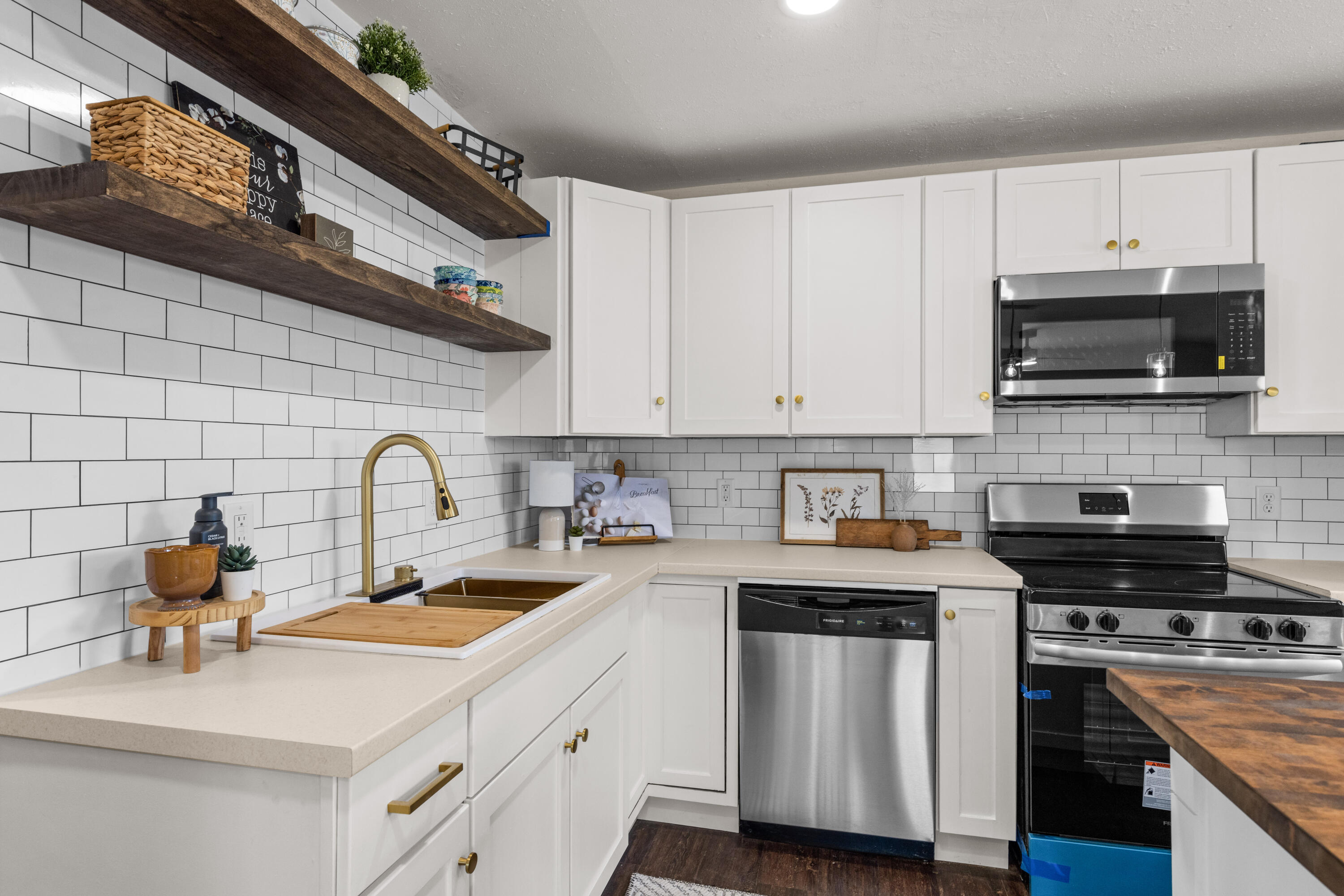 1502 Grant Street Beloit, WI 53511 - Photo 7 of 25 kitchen