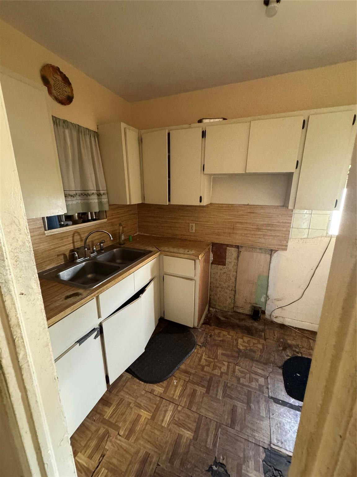 1300 Northwest 42nd Street Miami, FL 33142 - Photo 4 of 11 Photo 4