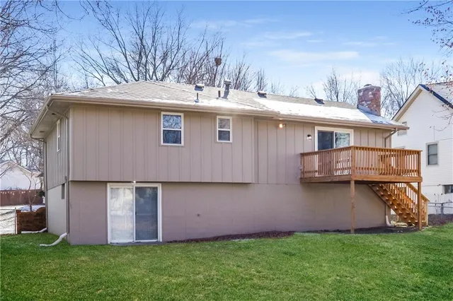 $1,950 | 305 Southeast Westminister Road, Blue Springs, MO 64014