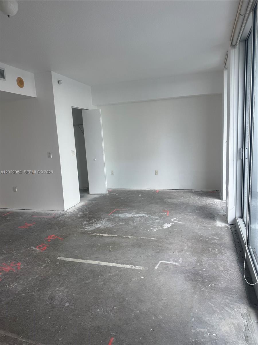 185 Southwest 7th Street, Unit 3900 Miami, FL 33130 - Photo 3 of 14