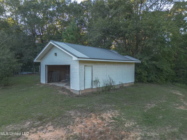 $424,000 | 121 Barlow Lane, Poplarville, MS 39470