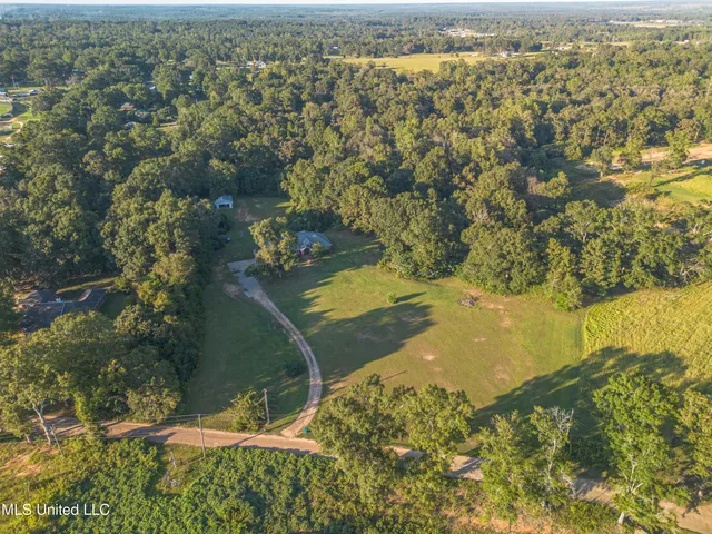 $424,000 | 121 Barlow Lane, Poplarville, MS 39470