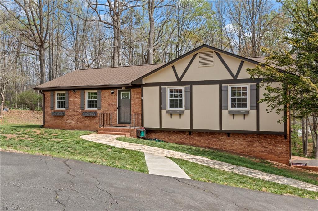 218 Misty Court King, NC 27021 - Photo 3 of 34