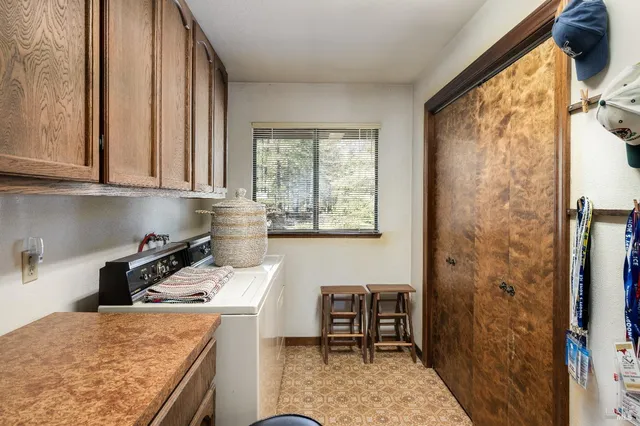 $945,000 | 1045 Summit Lake Drive, Angwin, CA 94508