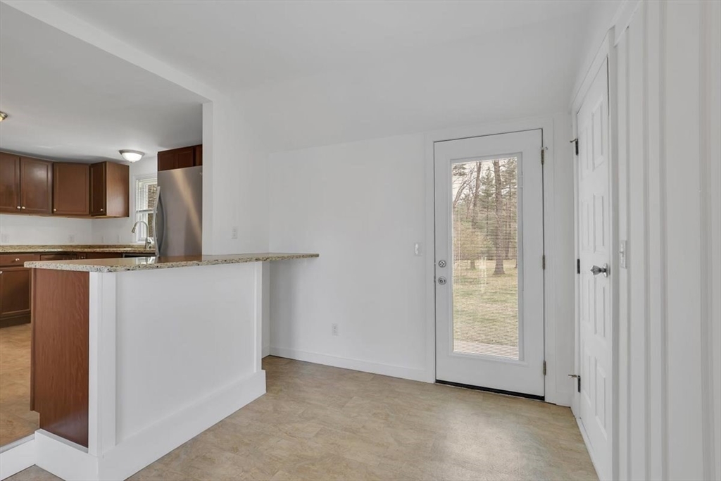 2401 Wilbraham Road Springfield, MA 01129 - Photo 5 of 33