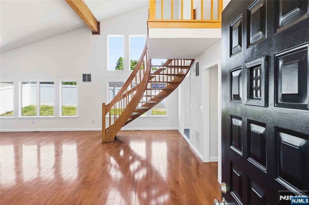 131 Haase Avenue Paramus, NJ 07652 - Photo 4 of 50
