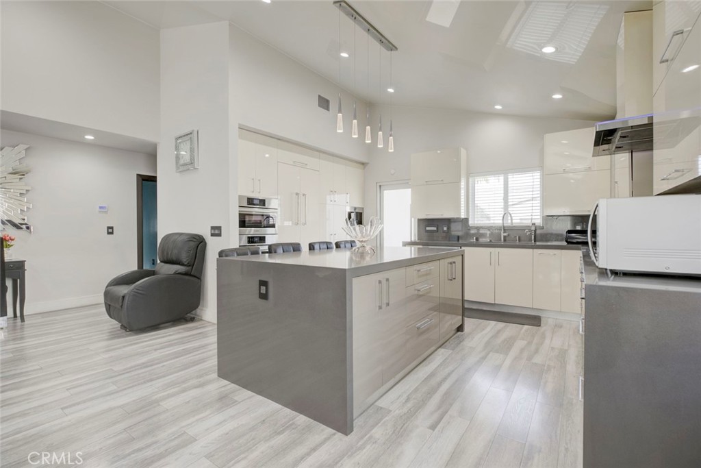 813 South Spruce Street Montebello, CA 90640 - Photo 11 of 58