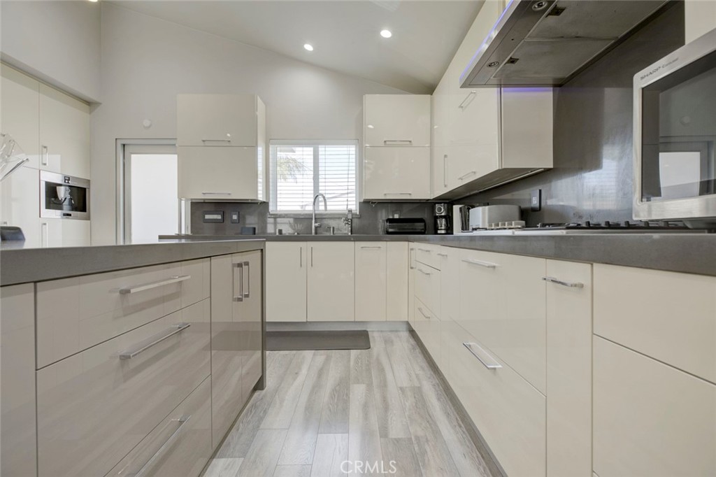 813 South Spruce Street Montebello, CA 90640 - Photo 13 of 58