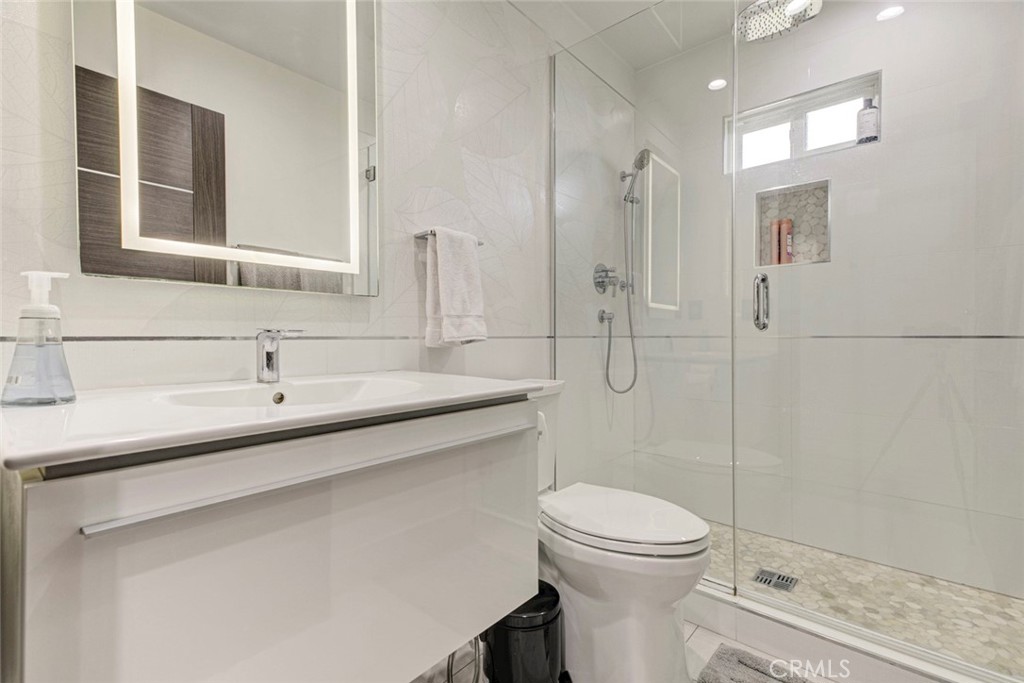 813 South Spruce Street Montebello, CA 90640 - Photo 20 of 58