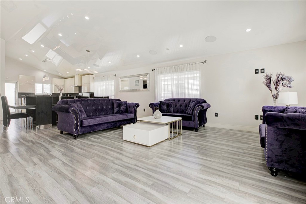 813 South Spruce Street Montebello, CA 90640 - Photo 4 of 58