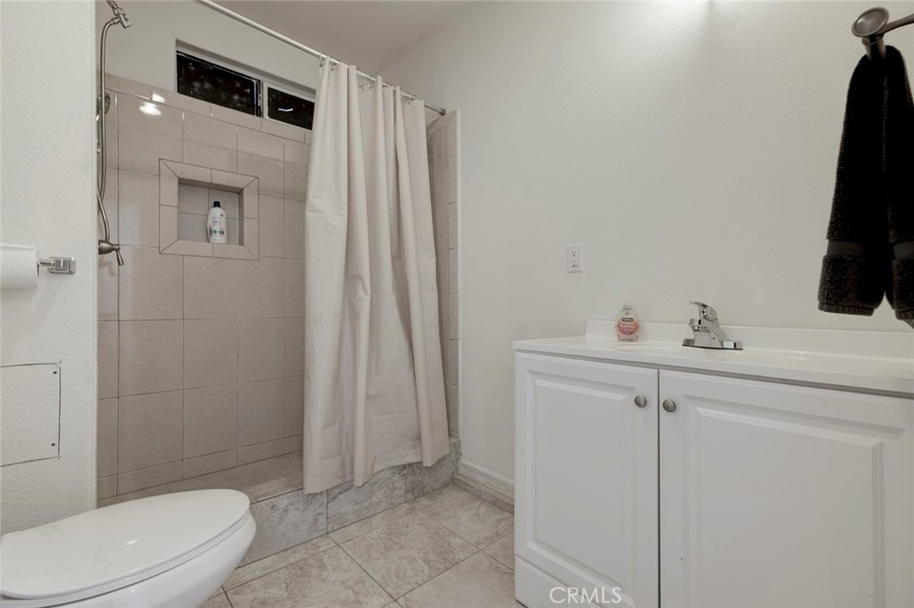 813 South Spruce Street Montebello, CA 90640 - Photo 47 of 58