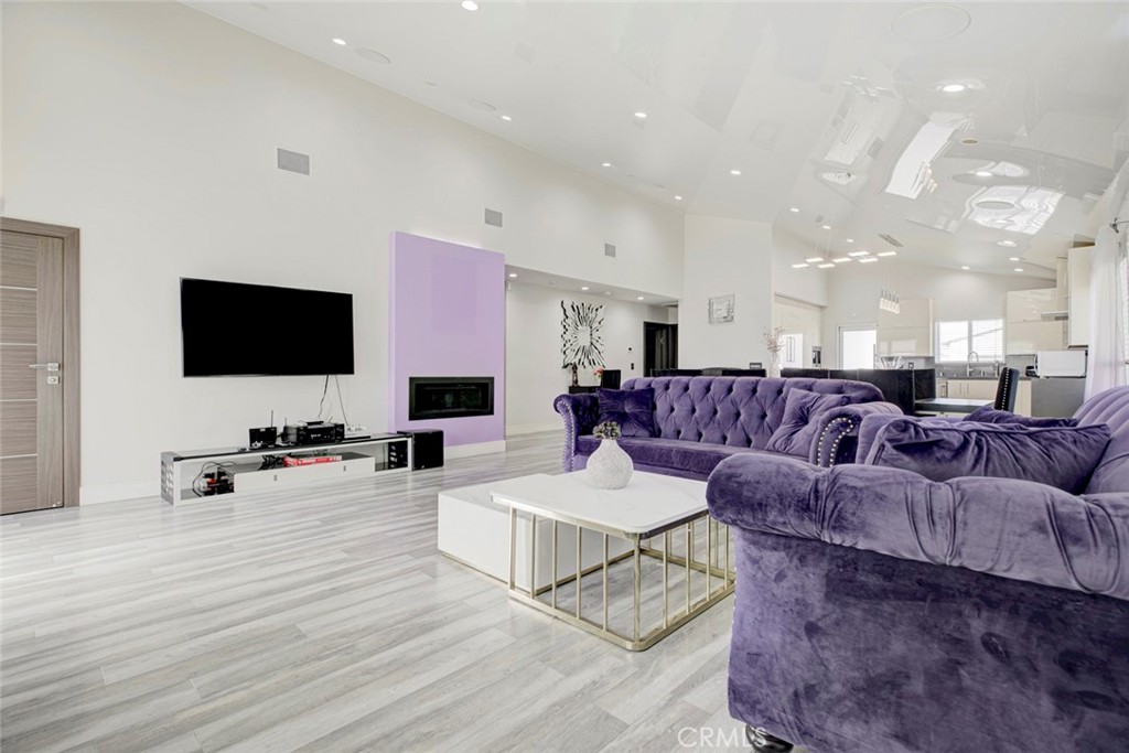 813 South Spruce Street Montebello, CA 90640 - Photo 5 of 58