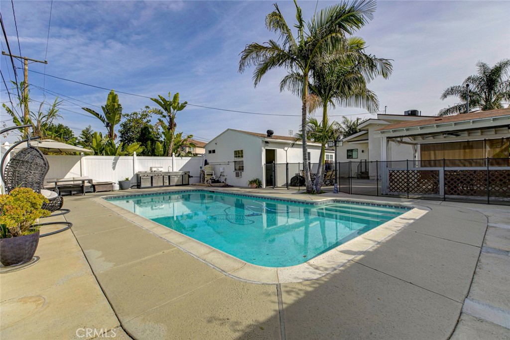 813 South Spruce Street Montebello, CA 90640 - Photo 52 of 58