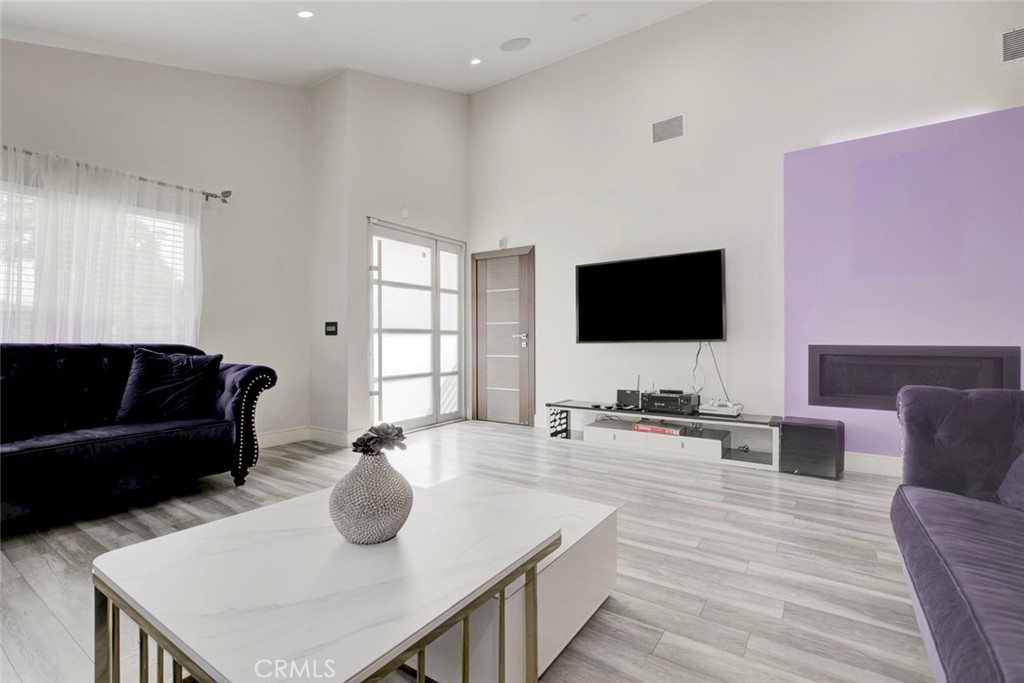 813 South Spruce Street Montebello, CA 90640 - Photo 7 of 58