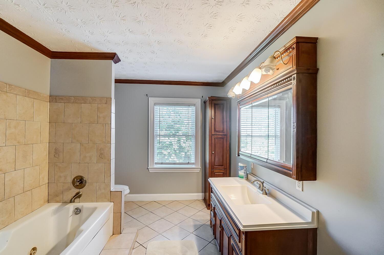 16540 State Rte 207 Mount Sterling, OH 43143 - Photo 55 of 63 full bath up