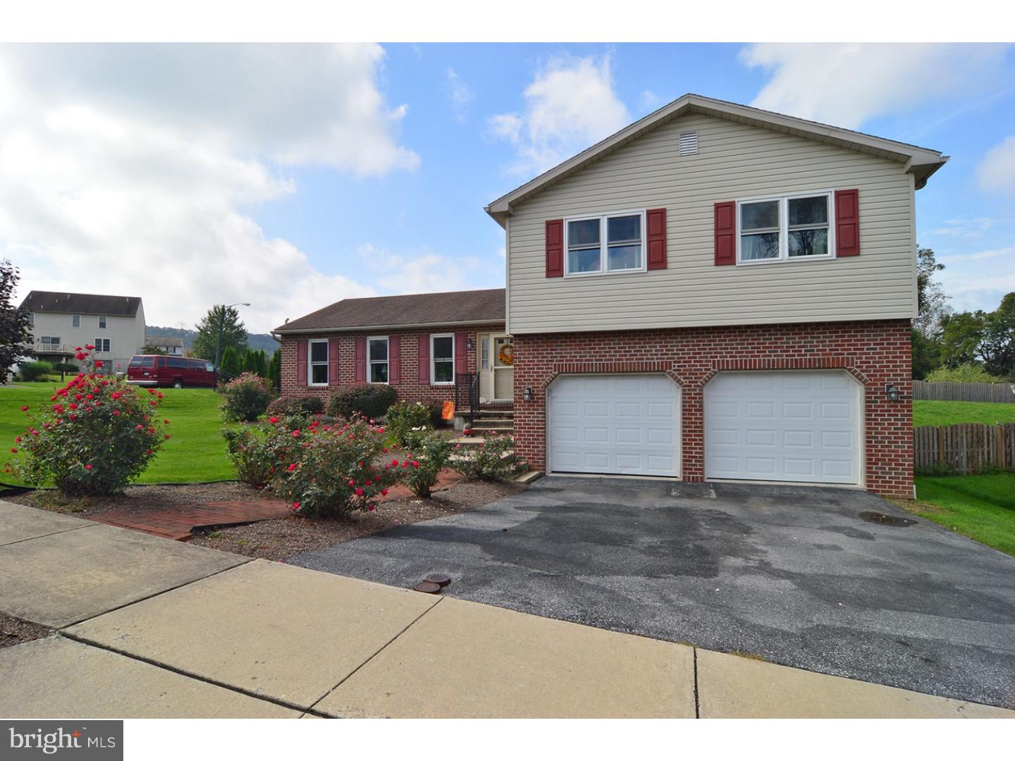 398 Sioux Court Sinking Spring, PA 19608 - Photo 3 of 25