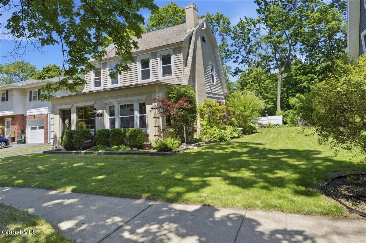 11 Freeman Road Albany, NY 12208 - Photo 3 of 34 3) 72433-6a24b2c2761c8