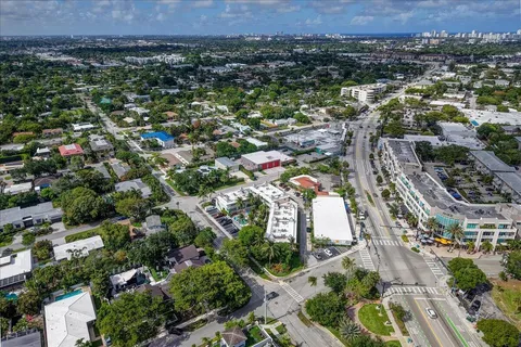 $220,000 | 2124 Northeast 5th Avenue, Unit 212, Wilton Manors, FL 33305
