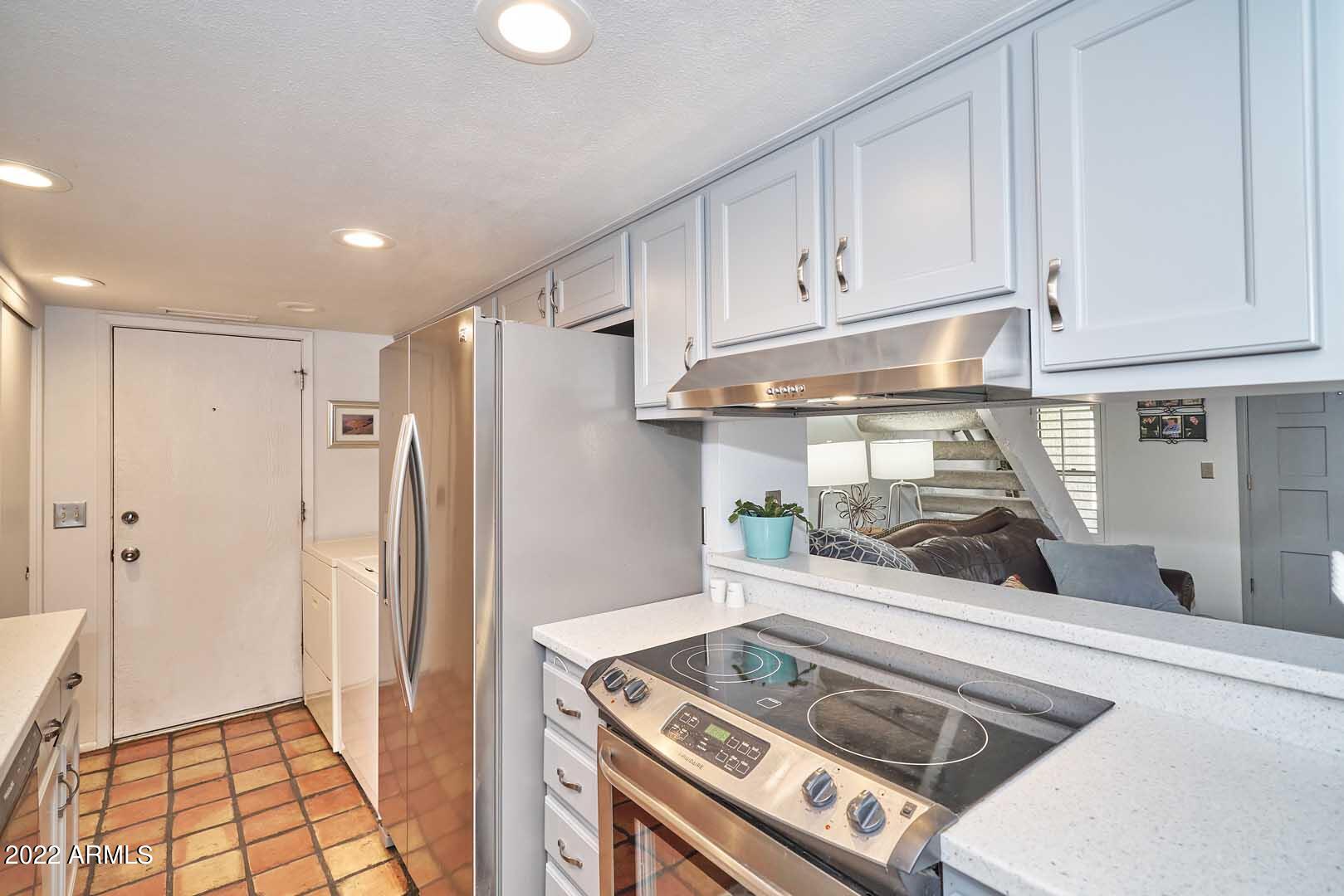 8445 South 48th Street, Unit 2 Phoenix, AZ 85044 - Photo 9 of 34 Kitchen3