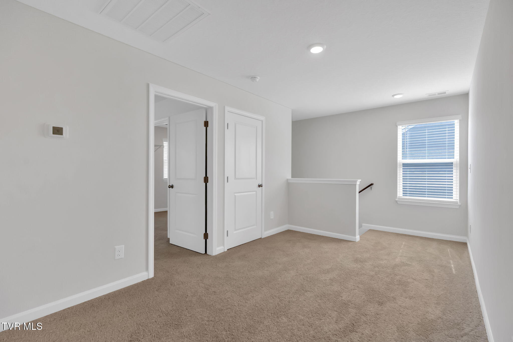 1075 Edison Road Johnson City, TN 37615 - Photo 8 of 17 8-web-or-mls-217A0050
