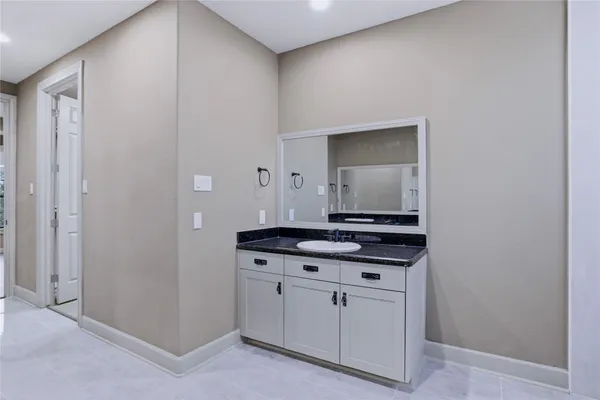 $3,180 | 1603 West 14th Street, Houston, TX 77008