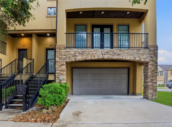 $3,180 | 1603 West 14th Street, Houston, TX 77008