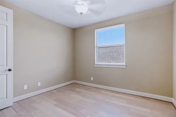 $3,180 | 1603 West 14th Street, Houston, TX 77008