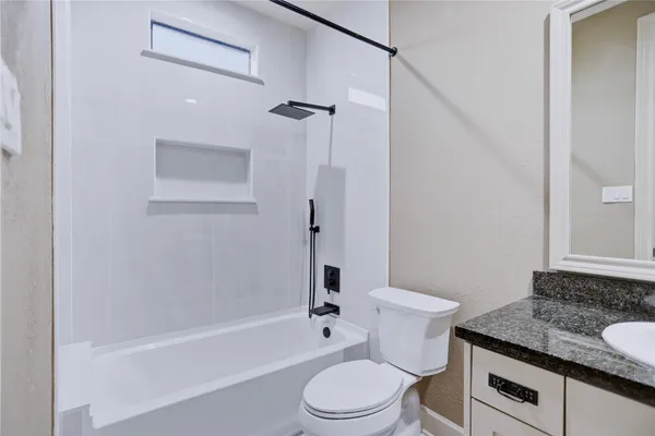 $3,180 | 1603 West 14th Street, Houston, TX 77008