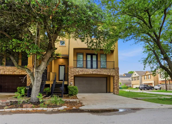 $3,180 | 1603 West 14th Street, Houston, TX 77008