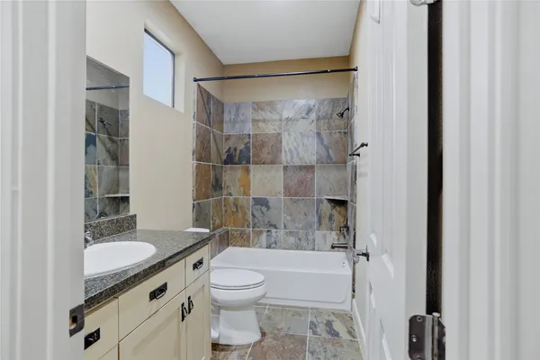 $3,180 | 1603 West 14th Street, Houston, TX 77008
