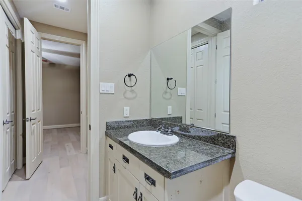 $3,180 | 1603 West 14th Street, Houston, TX 77008