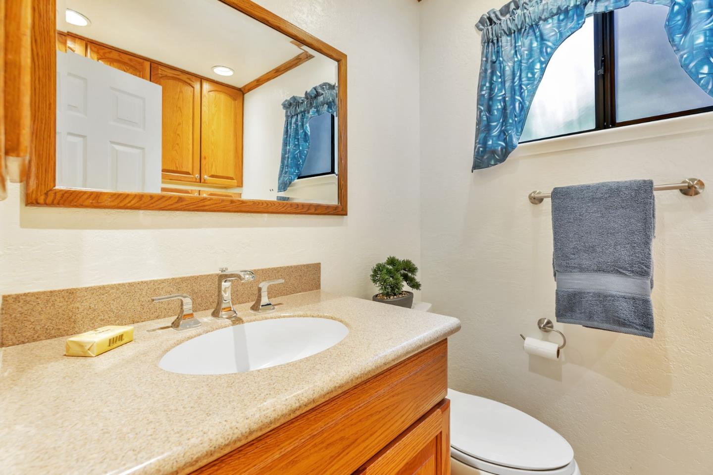 1555 Hecker Pass Road, Unit C103 Gilroy, CA 95020 - Photo 15 of 35 Gallery Image 15