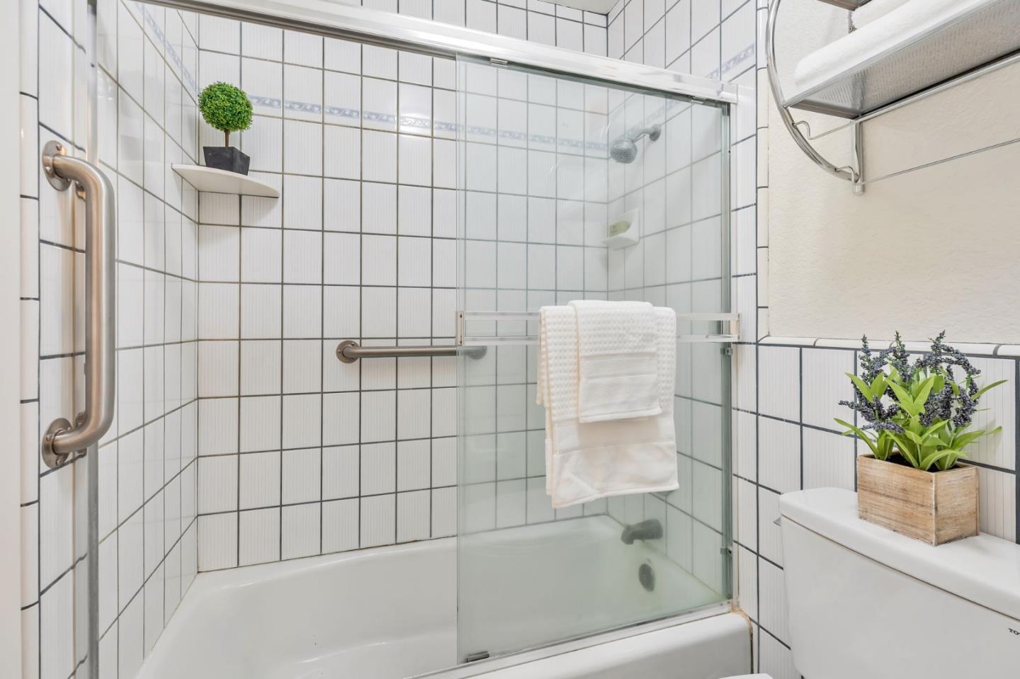 1555 Hecker Pass Road, Unit C103 Gilroy, CA 95020 - Photo 25 of 35 Gallery Image 25