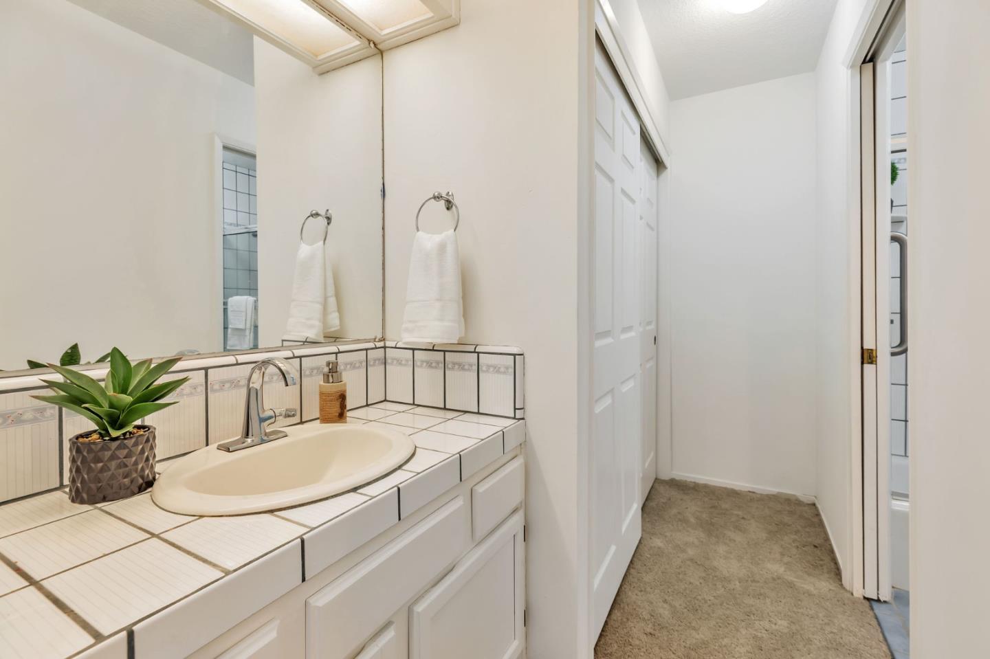 1555 Hecker Pass Road, Unit C103 Gilroy, CA 95020 - Photo 27 of 35 Gallery Image 27