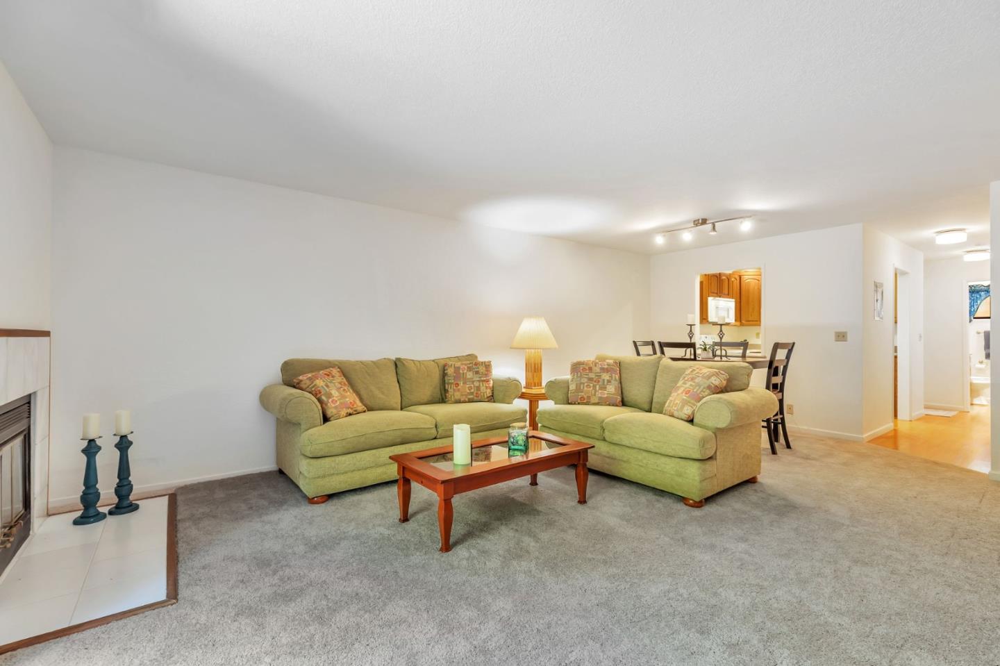 1555 Hecker Pass Road, Unit C103 Gilroy, CA 95020 - Photo 4 of 35 Gallery Image 4