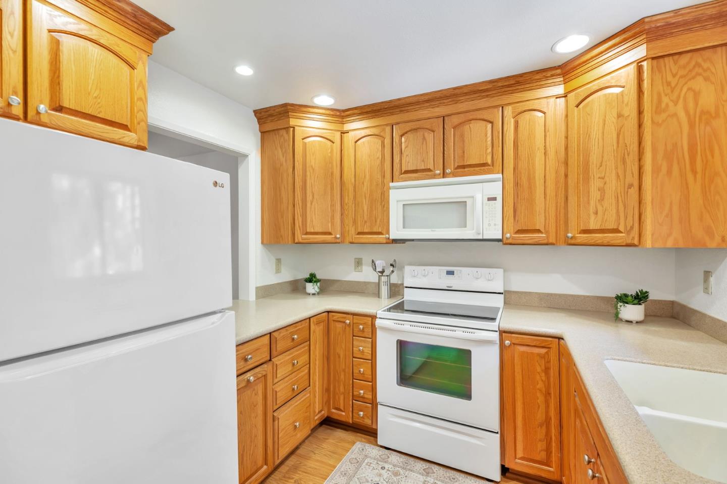 1555 Hecker Pass Road, Unit C103 Gilroy, CA 95020 - Photo 8 of 35 Gallery Image 8