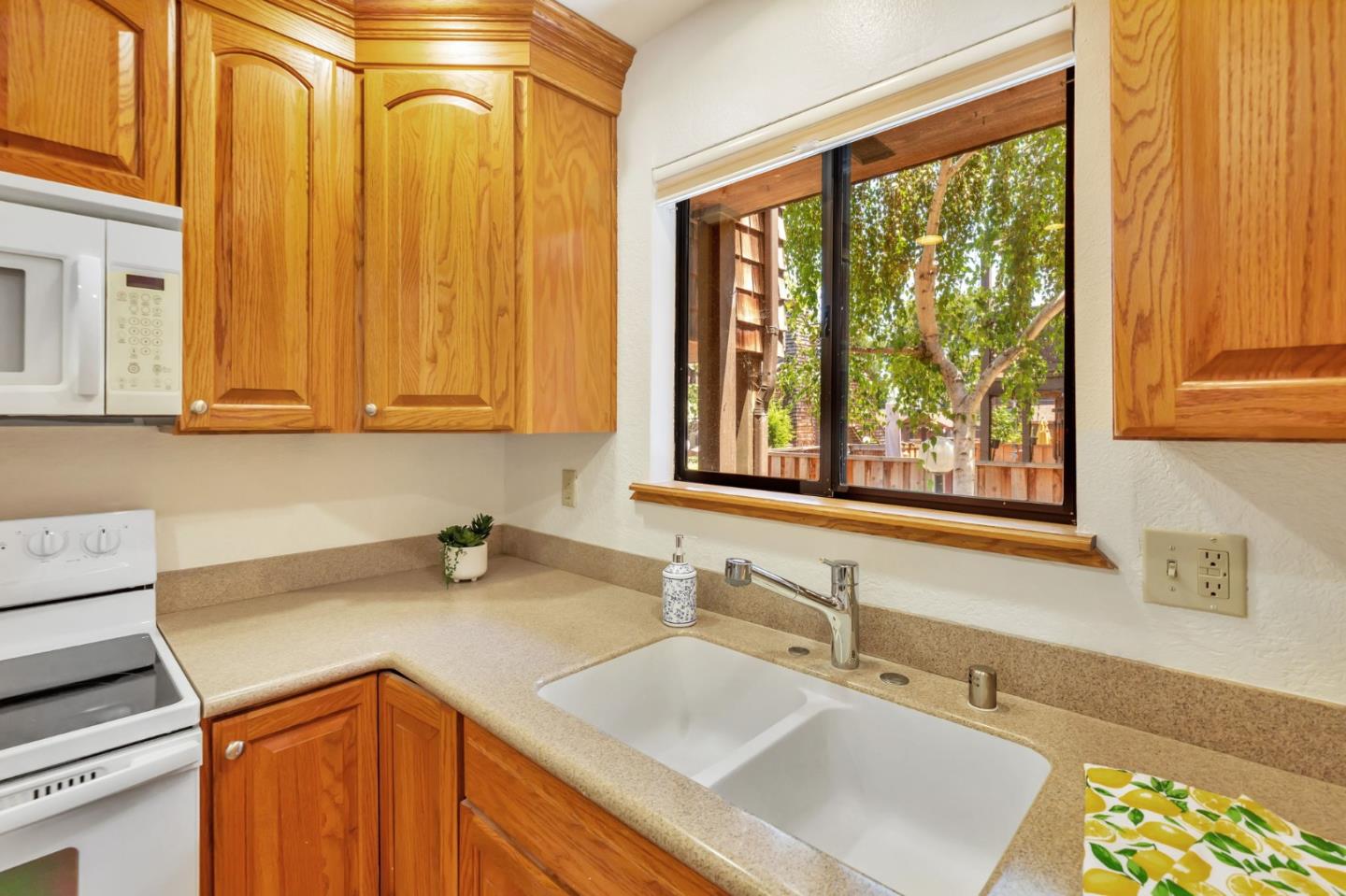 1555 Hecker Pass Road, Unit C103 Gilroy, CA 95020 - Photo 10 of 35 Gallery Image 10