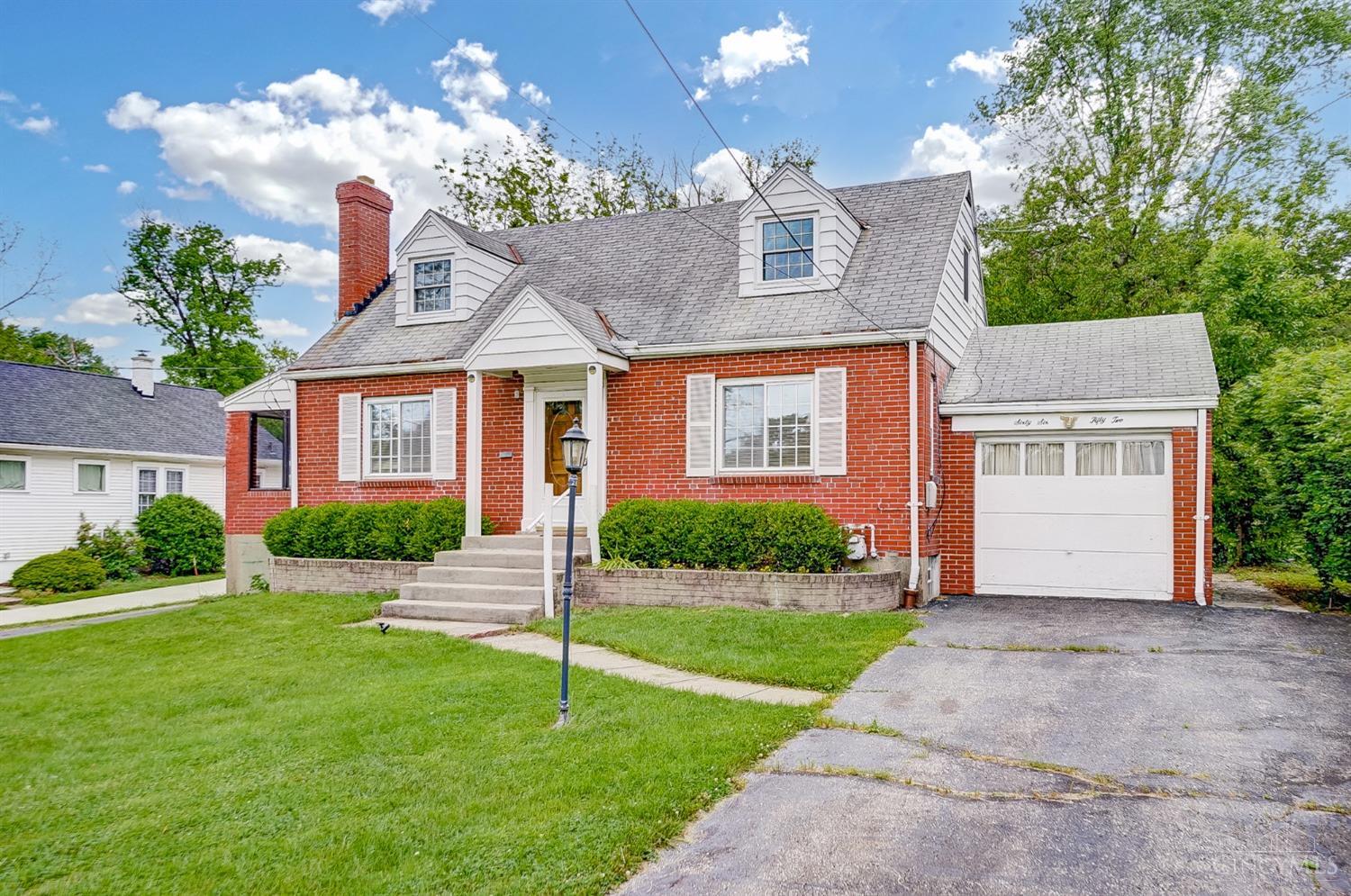 6652 Dawson Road Madeira, OH 45243 - Photo 2 of 36