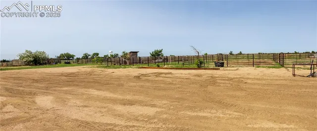 a view of a tennis court