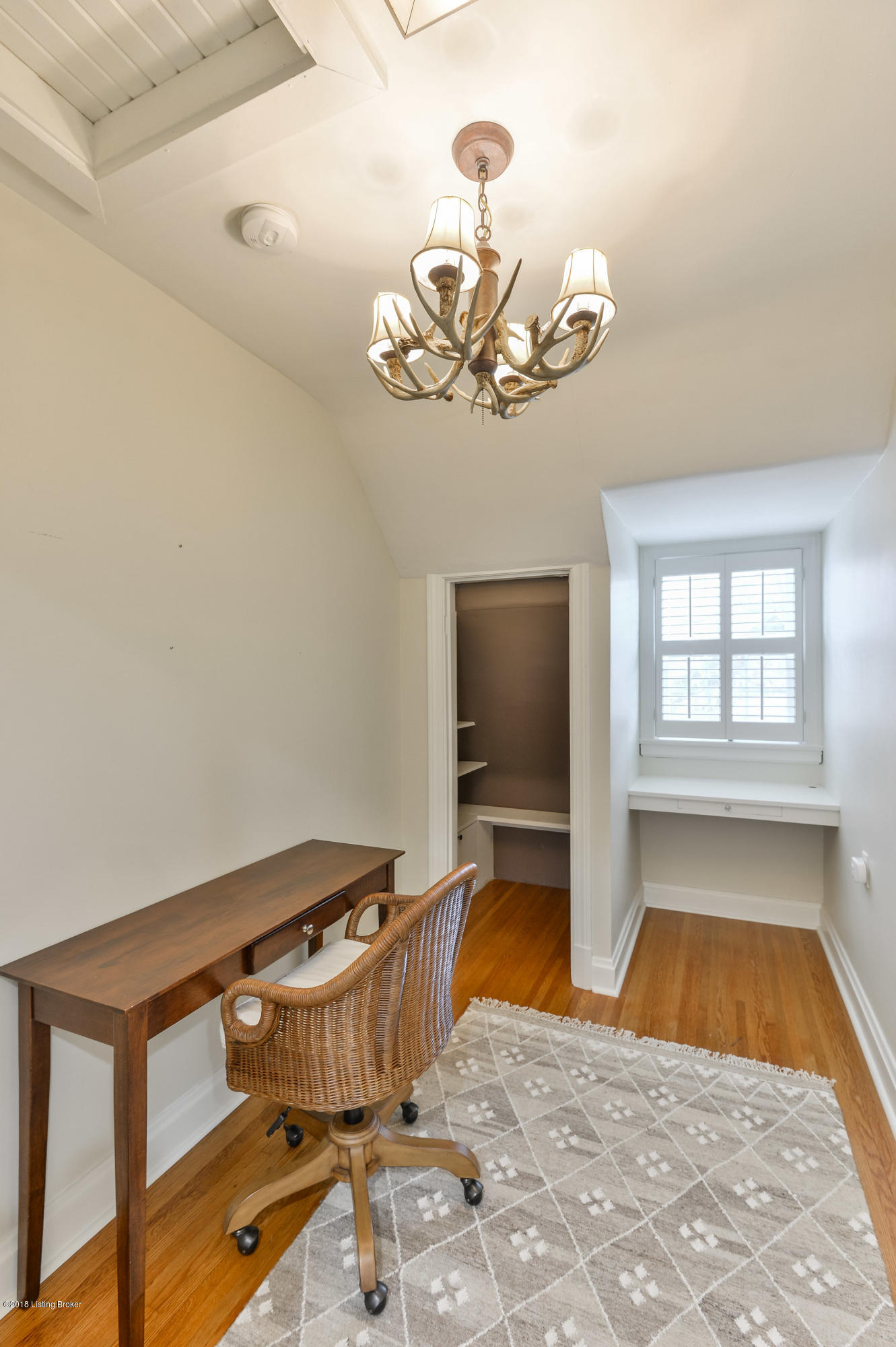 1402 Elm Road Anchorage, KY 40223 - Photo 31 of 50 041 LSIR 20181128 0637