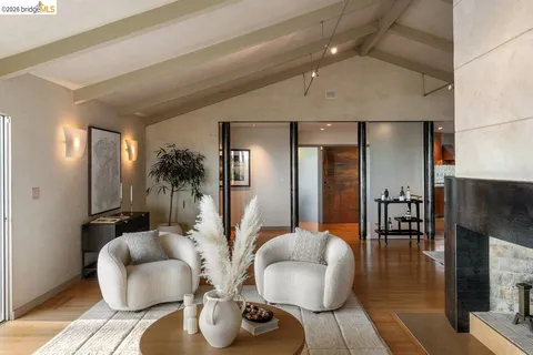 $2,290,000 | 12131 Skyline Boulevard, Oakland, CA 94619