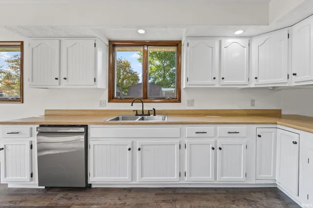 $269,900 | 21 West Bruel Street, Remington, IN 47977