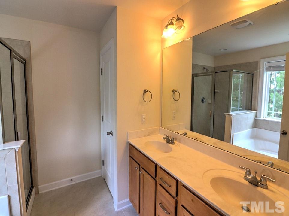 2402 Pecan Ridge Way Apex, NC 27502 - Photo 5 of 11 Gallery Image 5
