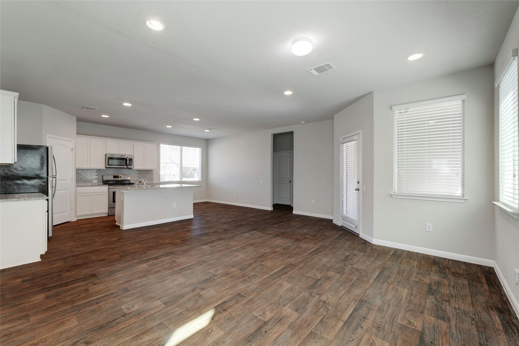 14612 Frankel Loop Pflugerville, TX 78660 - Photo 5 of 26 Gallery Image 5