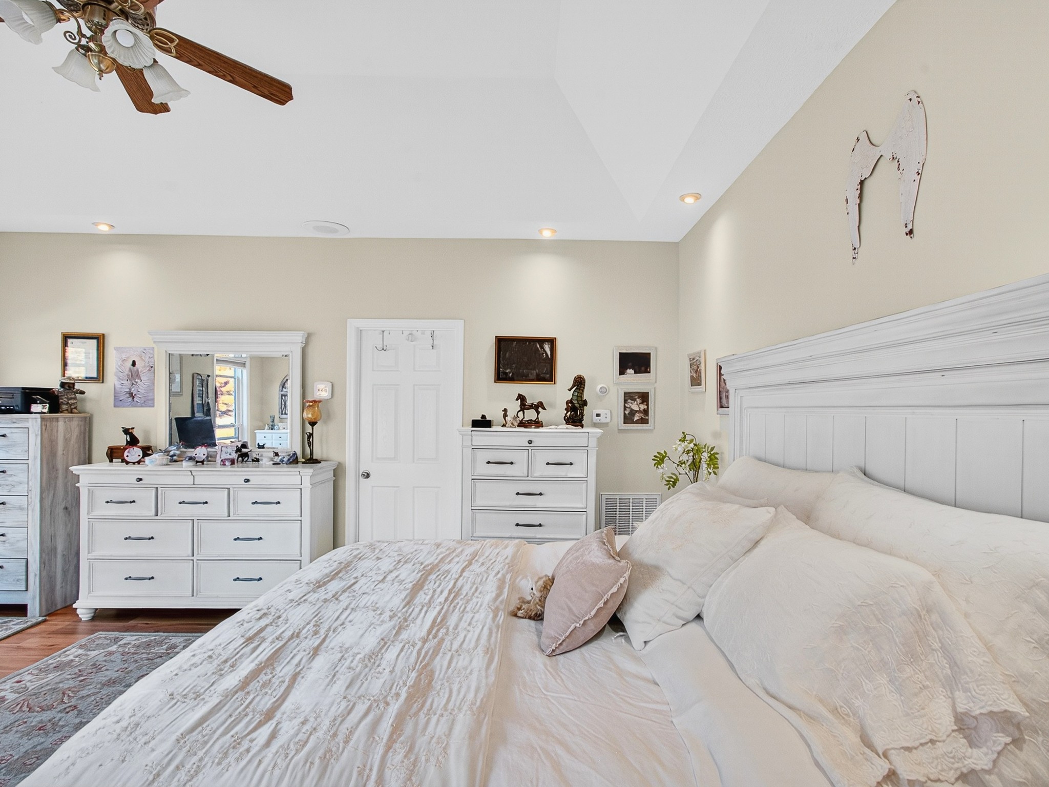 129 Leland Road Summertown, TN 38483 - Photo 60 of 81 a bedroom with a bed and a flat screen tv