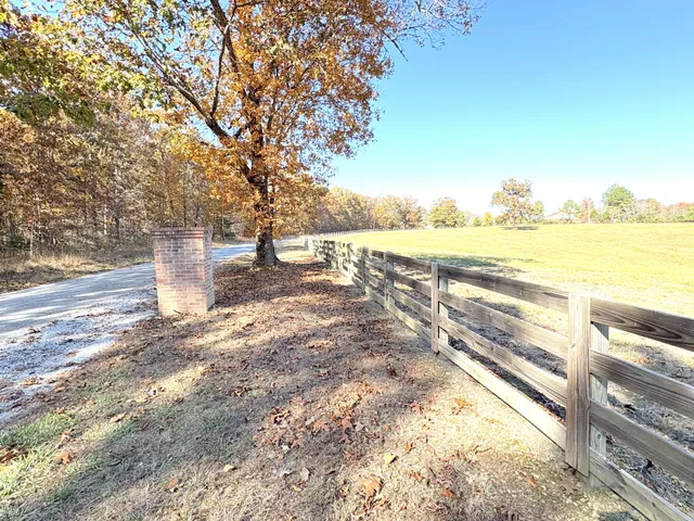 $749,900 | 129 Leland Road, Summertown, TN 38483